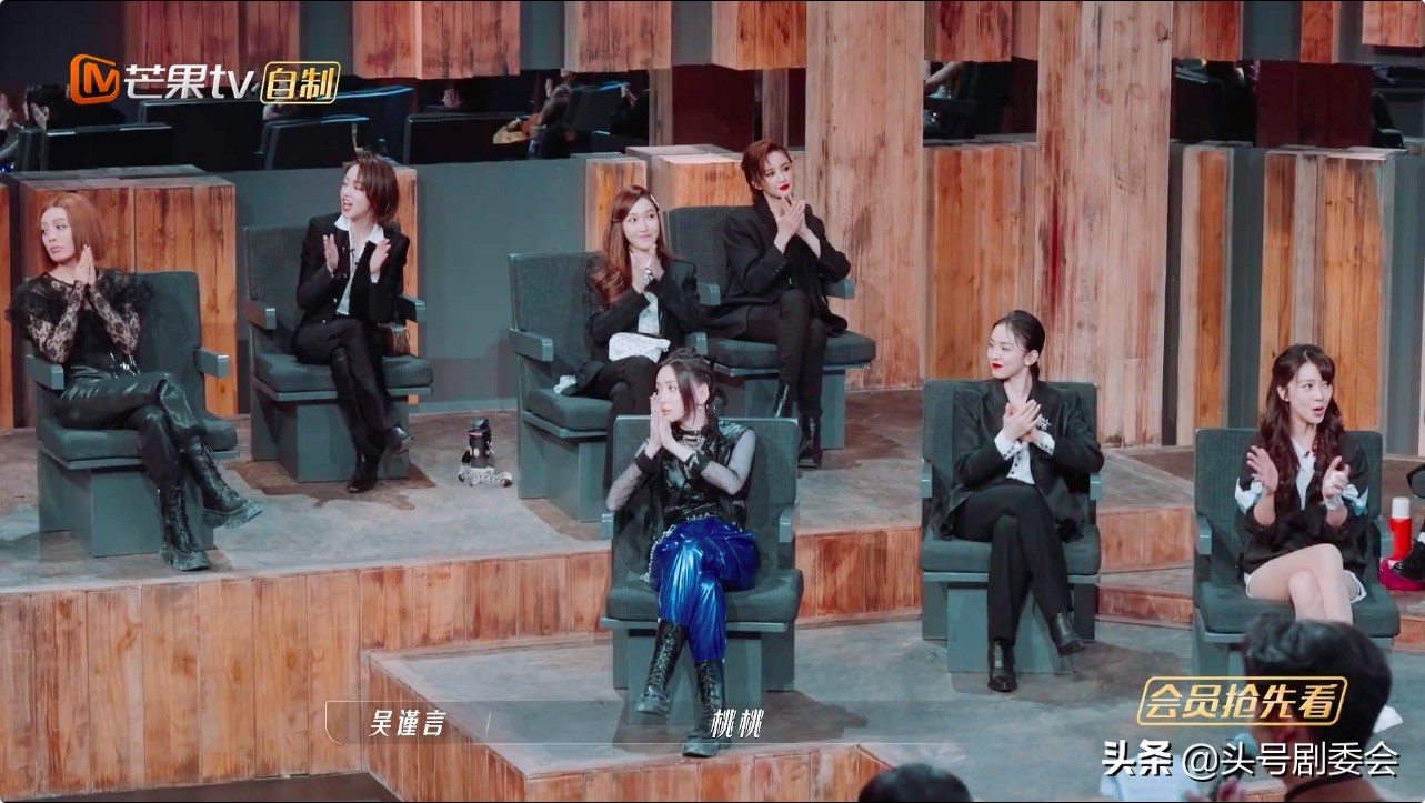 浪姐王心凌队长投票,王心凌和徐梦桃的金牌合影