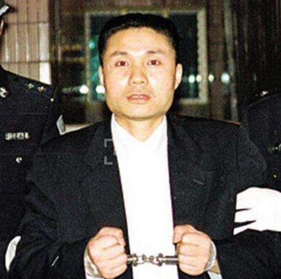 新中国一号悍匪张君，每次作案后一边品茶一边嘲笑警察无能