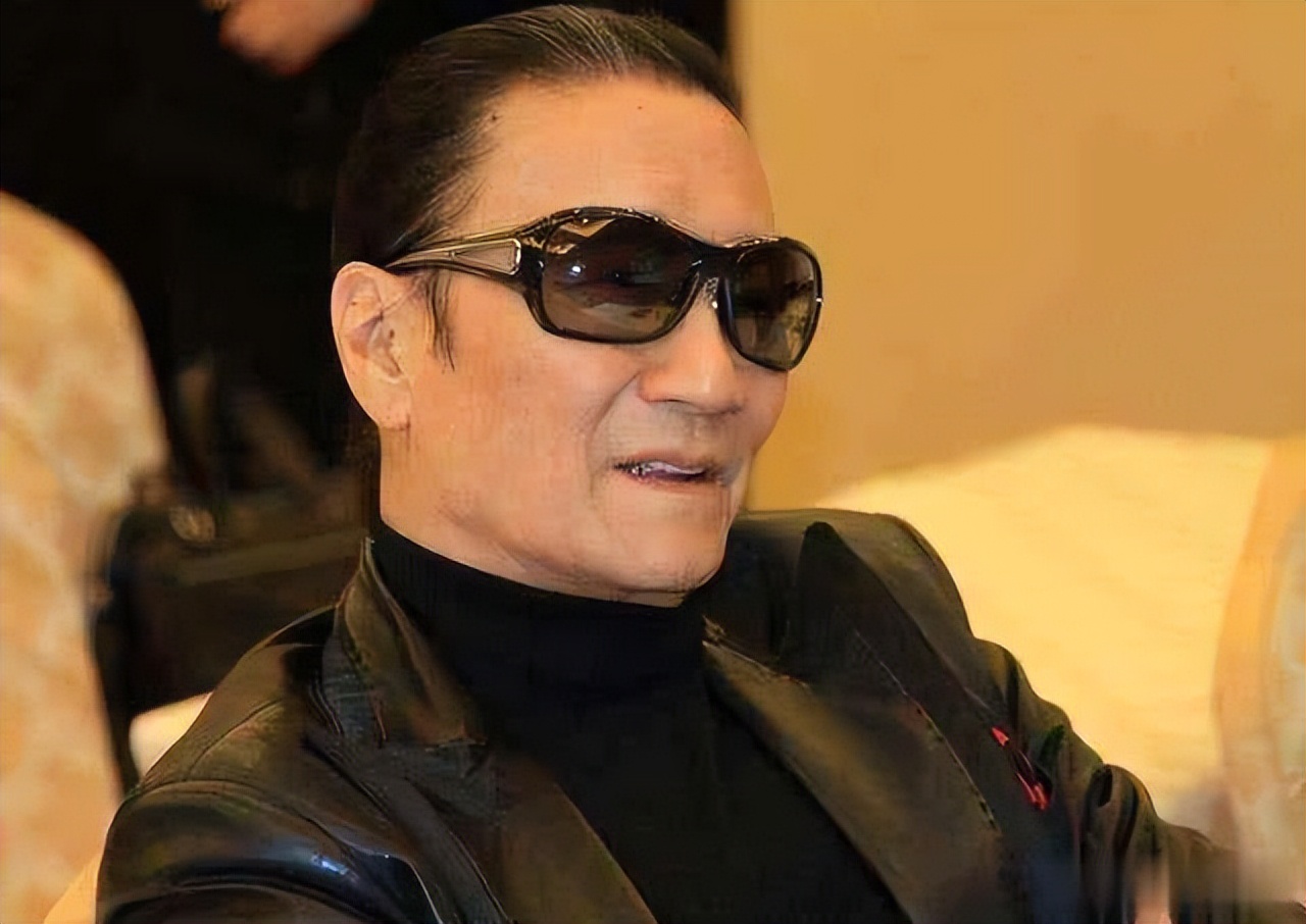 谢贤李小龙谁大,谢贤成龙