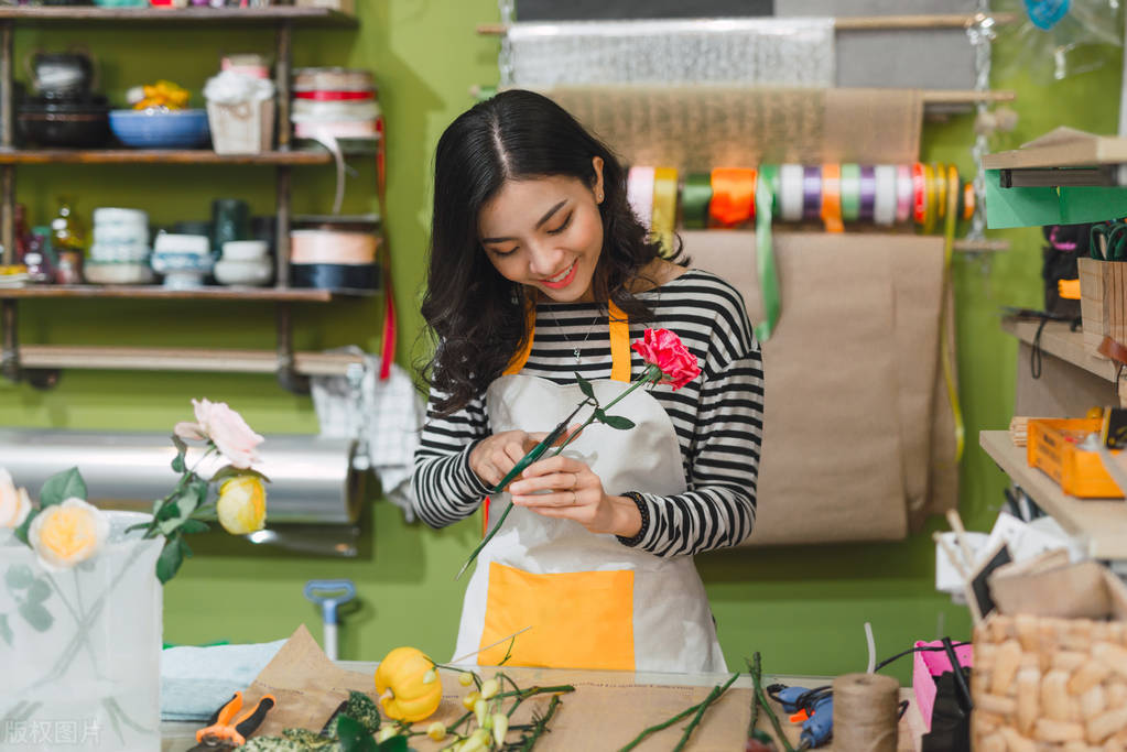 做熟人生意话术技巧,熟人的生意往往是最难做的生意