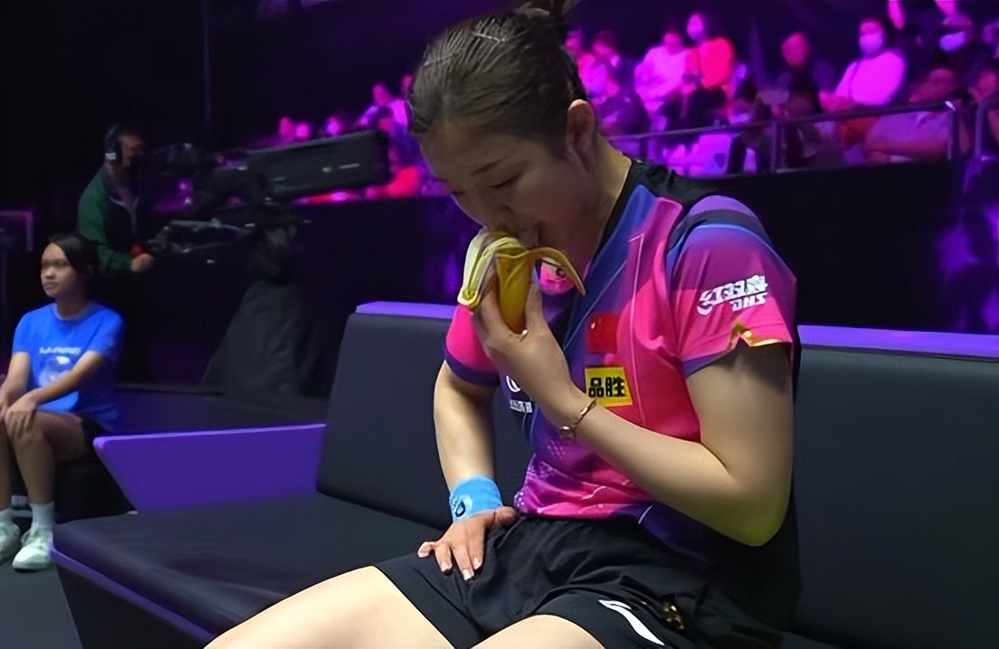 王曼昱4-1击败陈梦回放,王曼昱9-11输给丁宁