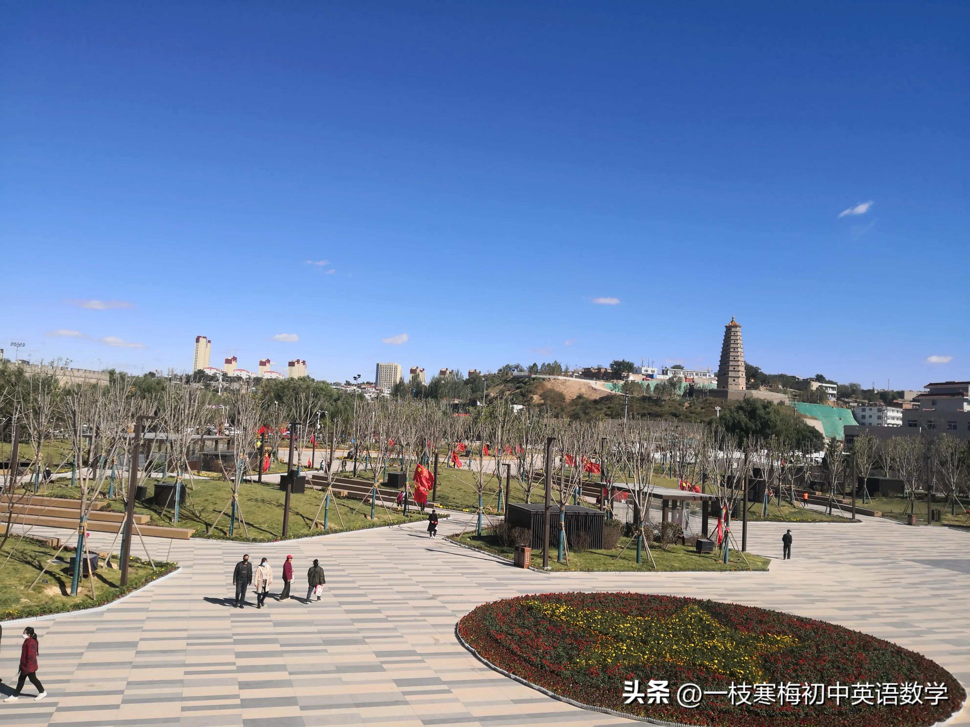 八年级英语作文万能句型,仁爱英语八年级下册重点句型