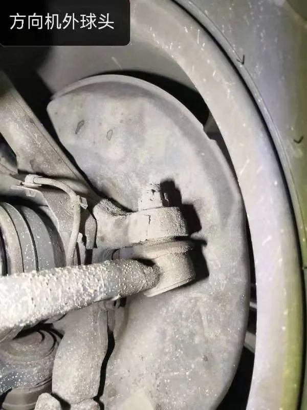 2003年的丰田老霸道，33万公里“车况残旧”，翻新复活变新车