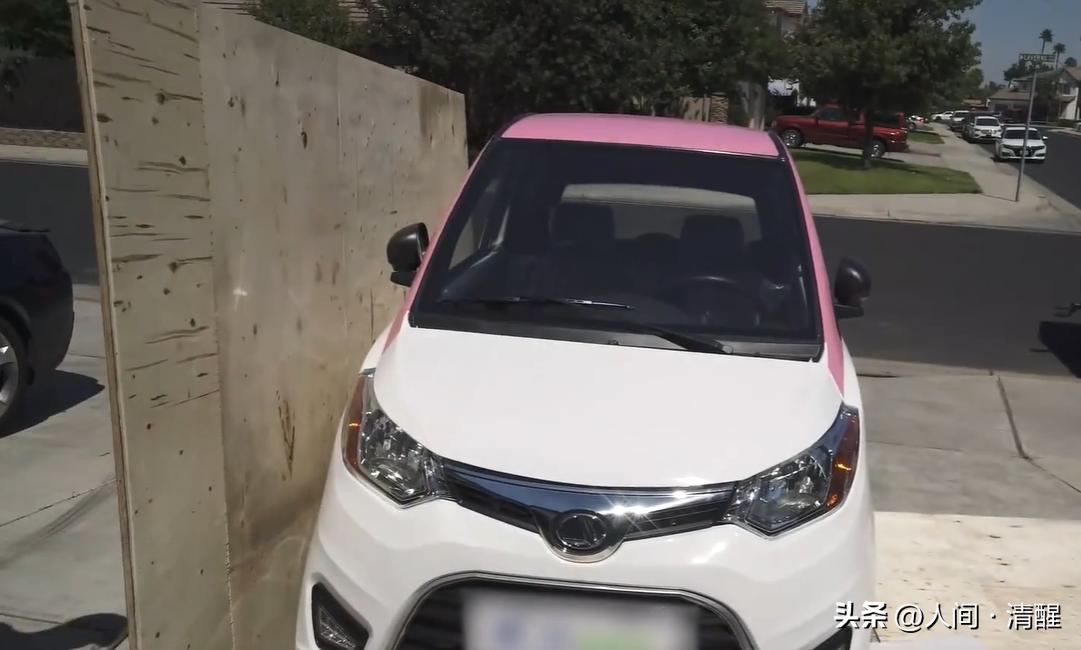 美国小伙从中国网购一辆玩具车,男子5000美元网购老年车