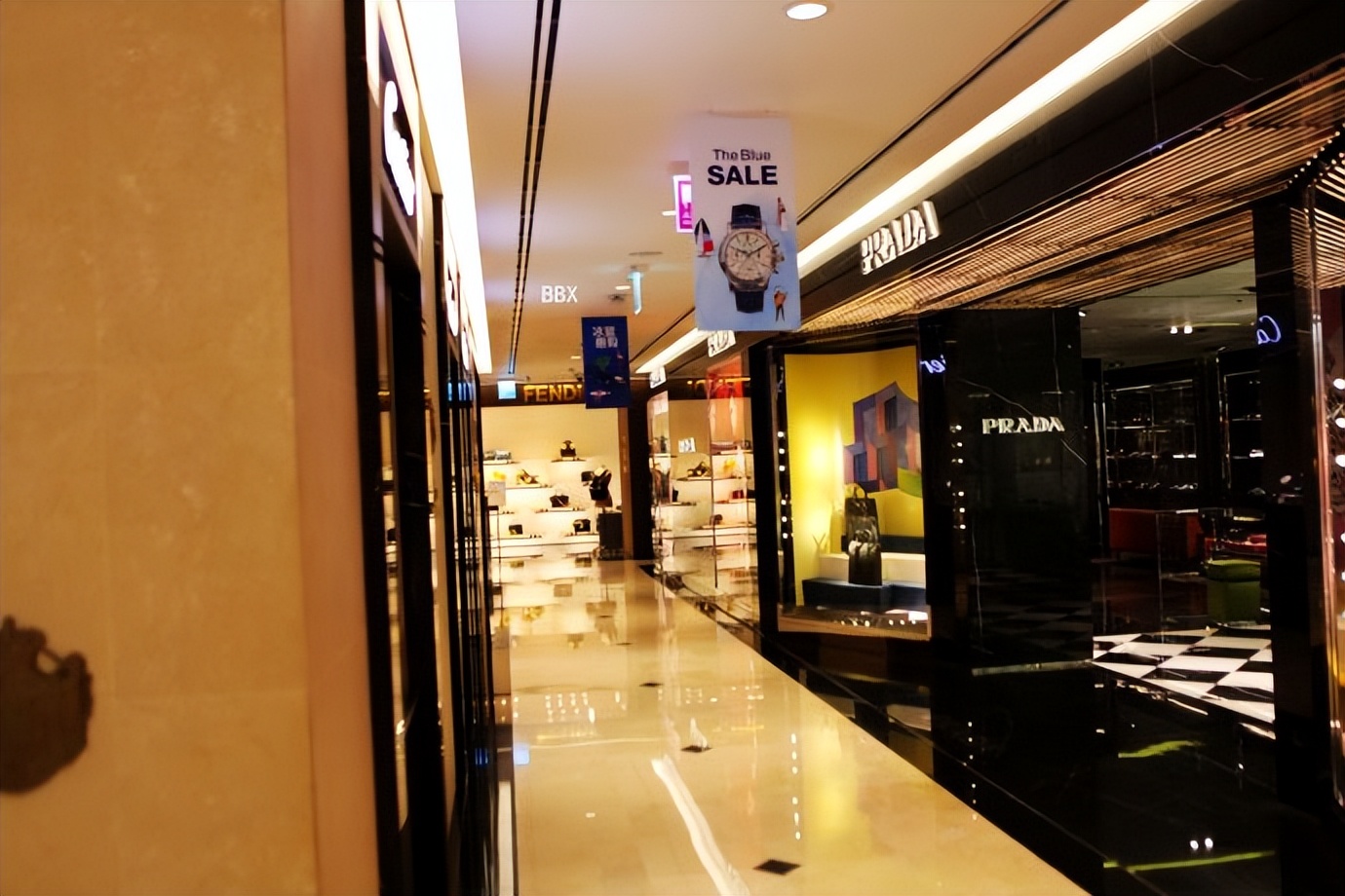 韩国逛奢侈品店,韩国逛潮流店