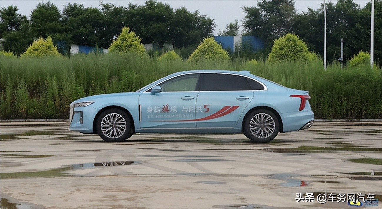 国产中型轿车新款奔腾b70值得买吗,一款车如何俘获人心且看奔腾b70