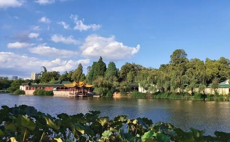 昆明旅游必去十大景点有哪些,昆明市区必玩旅游景点排名前十