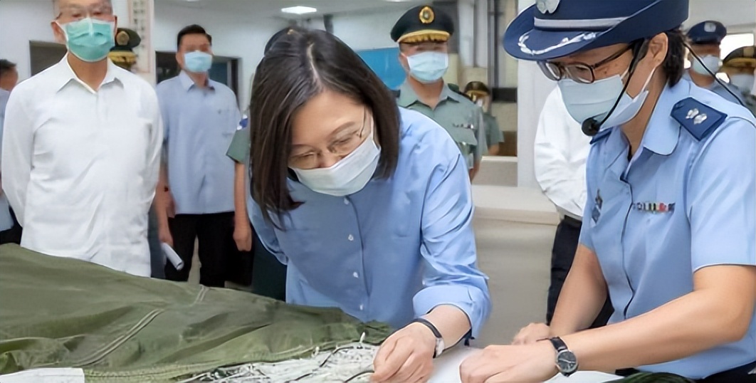 两岸关系转折点！蔡英文宣布重大决策，“武统”成为唯一选择？