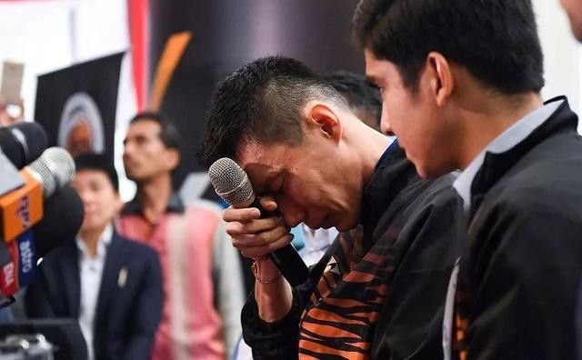 李宗伟患癌后复出视频,李宗伟早期鼻癌症状