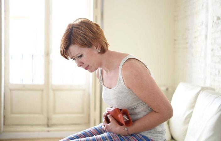 45岁的女人雌激素是不是都下降了,女性过了45用不用检查雌激素