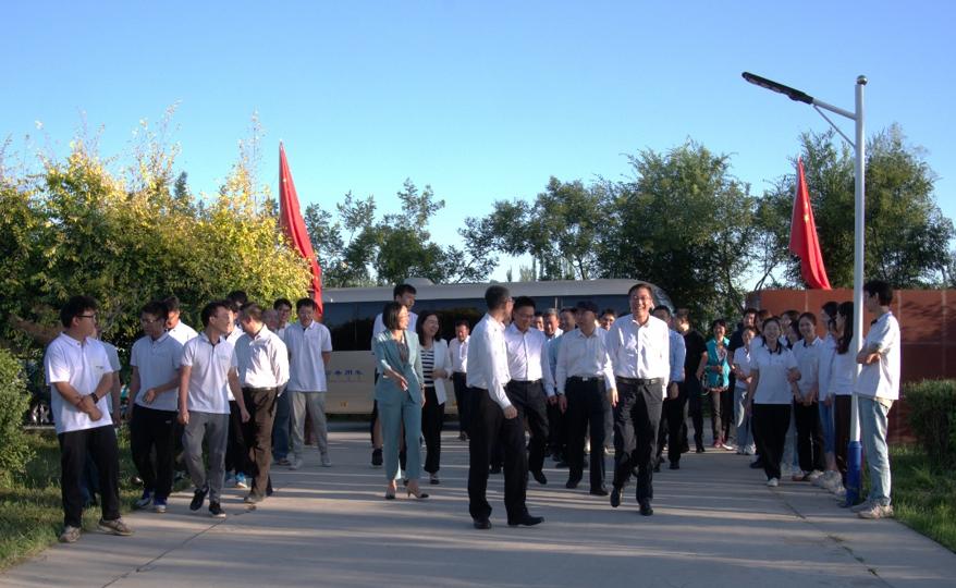 校长孙其信调研河套实验站并看望在站工作师生