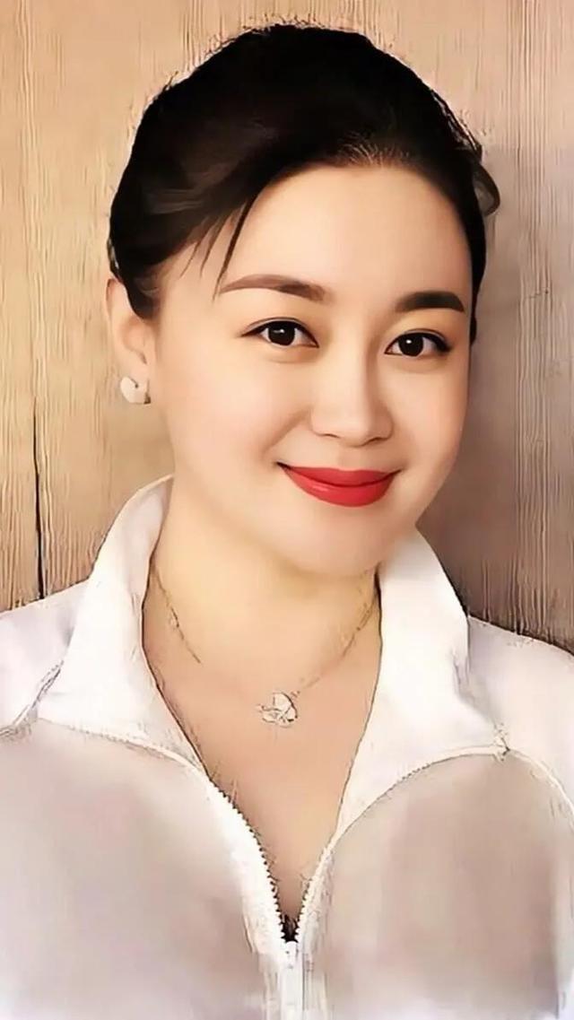 年近40却至今未婚的关婷娜,关婷娜身材