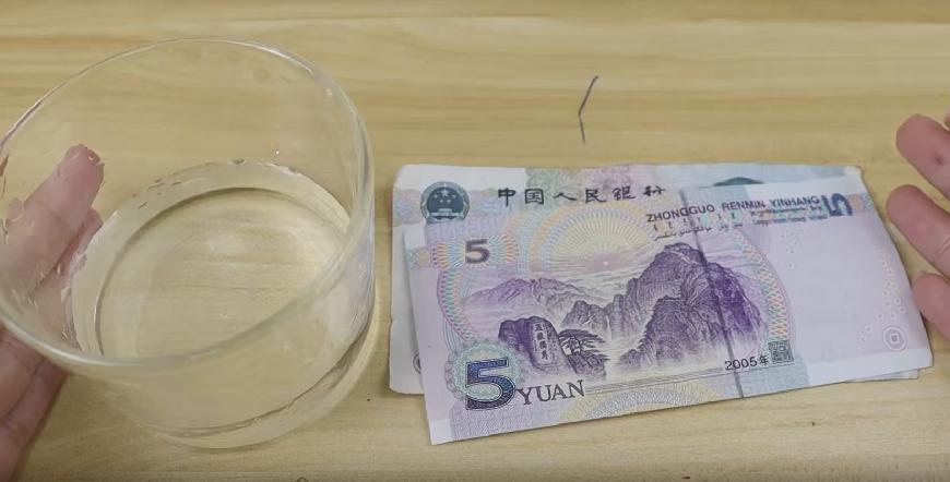 为什么人民币上有错别字不改呢,人民币上有一个错别字怎么回事