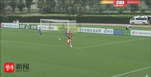 中国女足球队长吴海燕,女足队长吴海燕健美视频