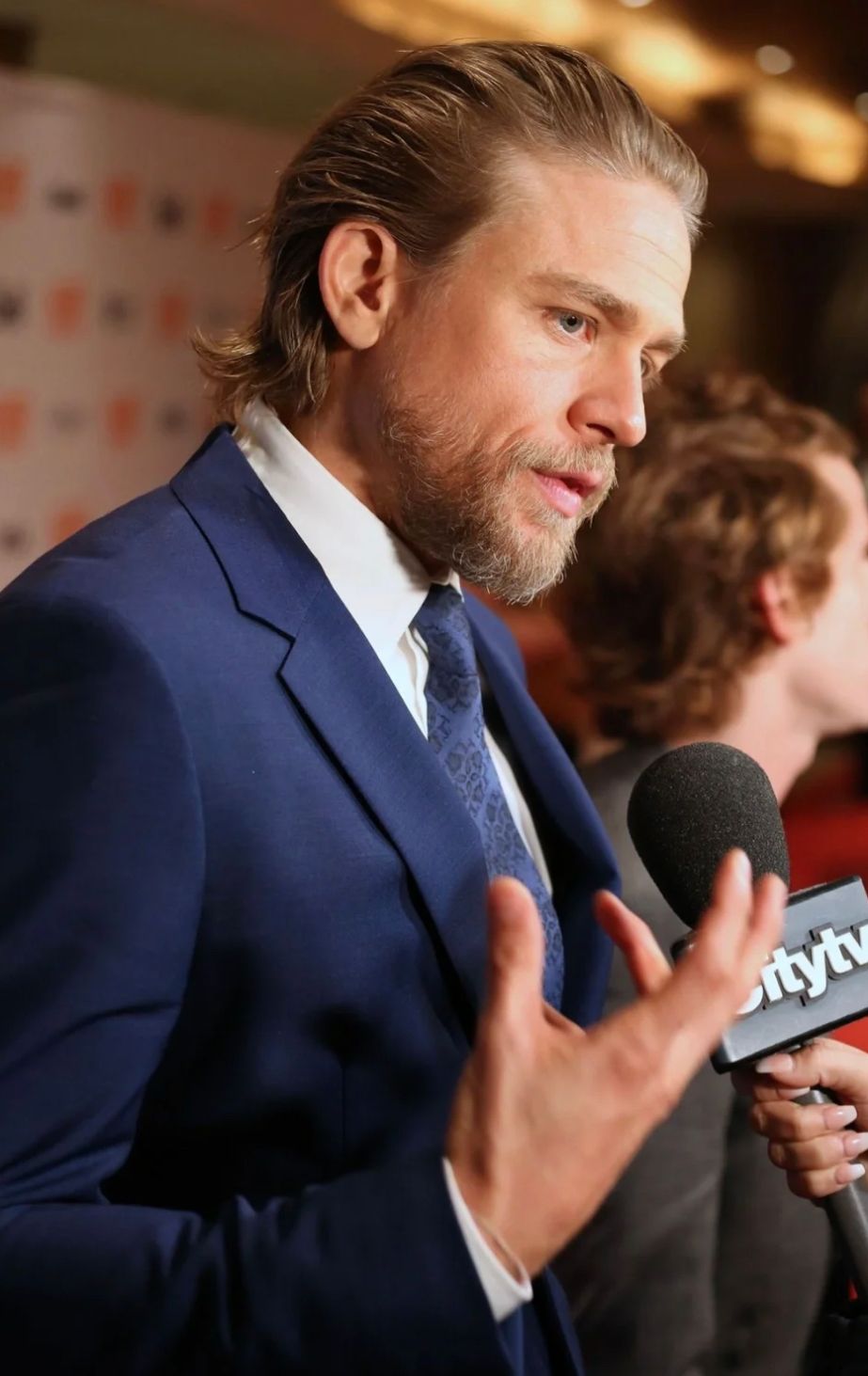 40到50岁的男人怎么穿好看,中年男人老气穿搭