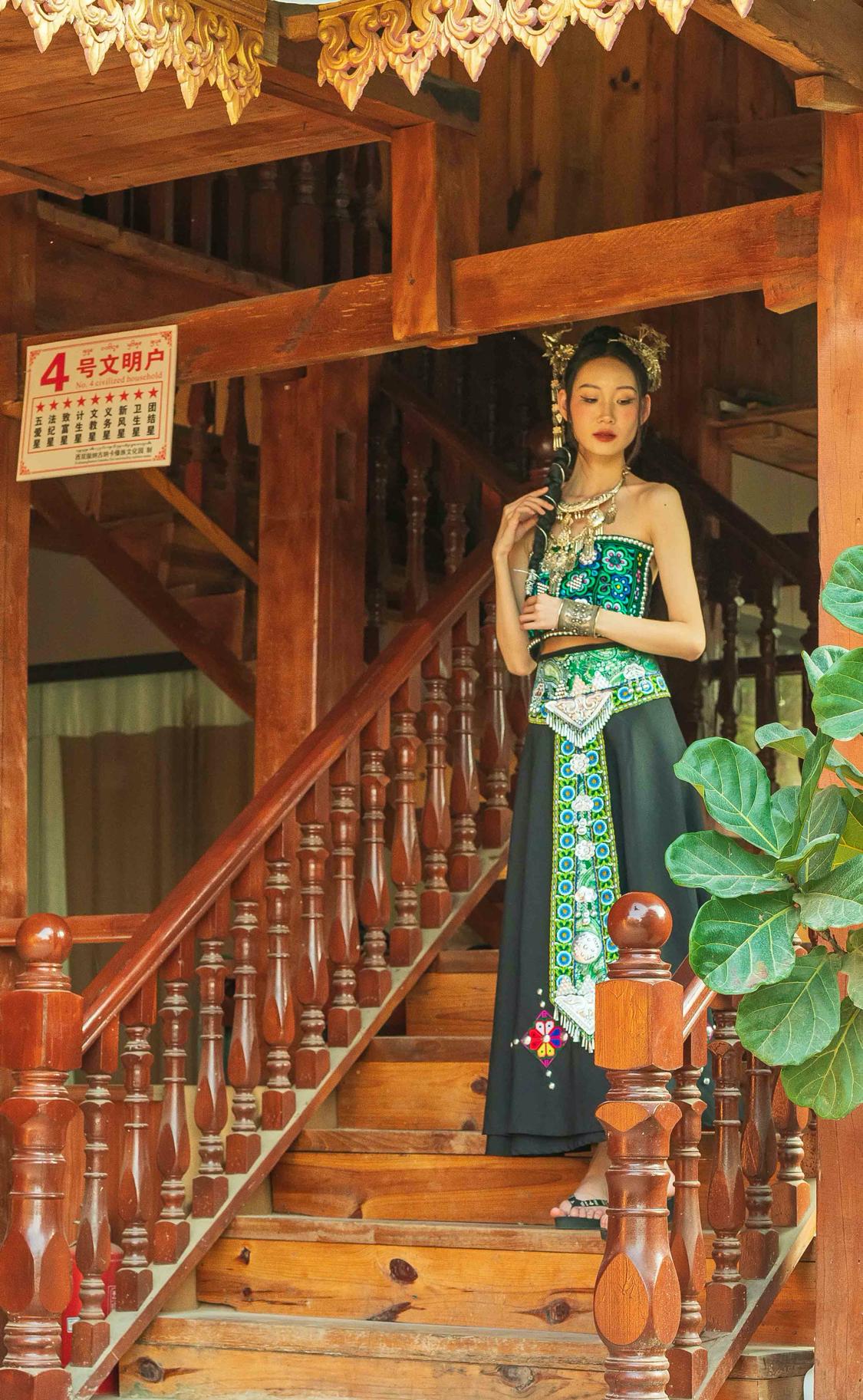 骂版纳是因为你没走出告庄玩版纳跟着小姐姐们走你才晓得味道