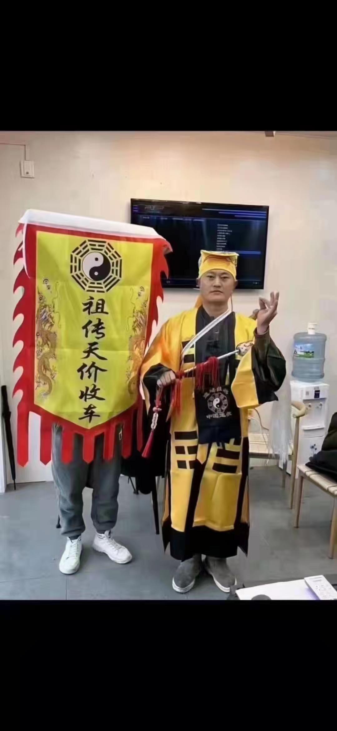 二手车直播，黑丝擦边球未退，古装片又来？