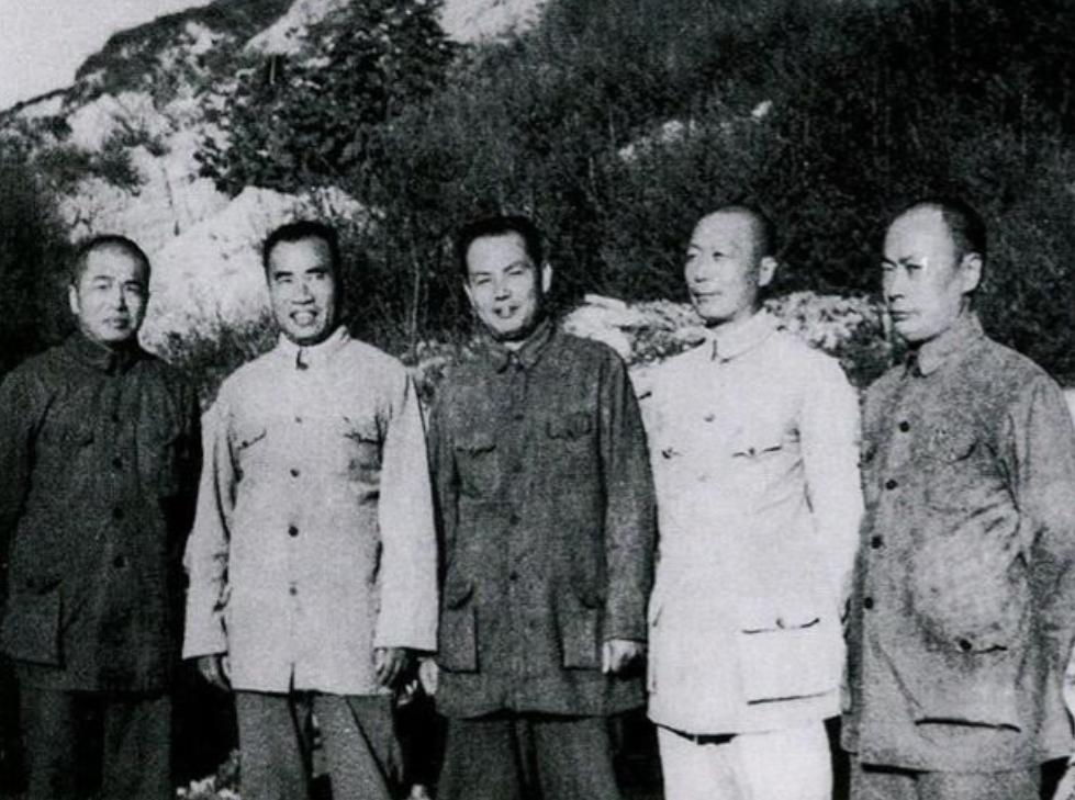 叶向真回忆父亲*剑英叶**：为陈毅病情拍桌发怒