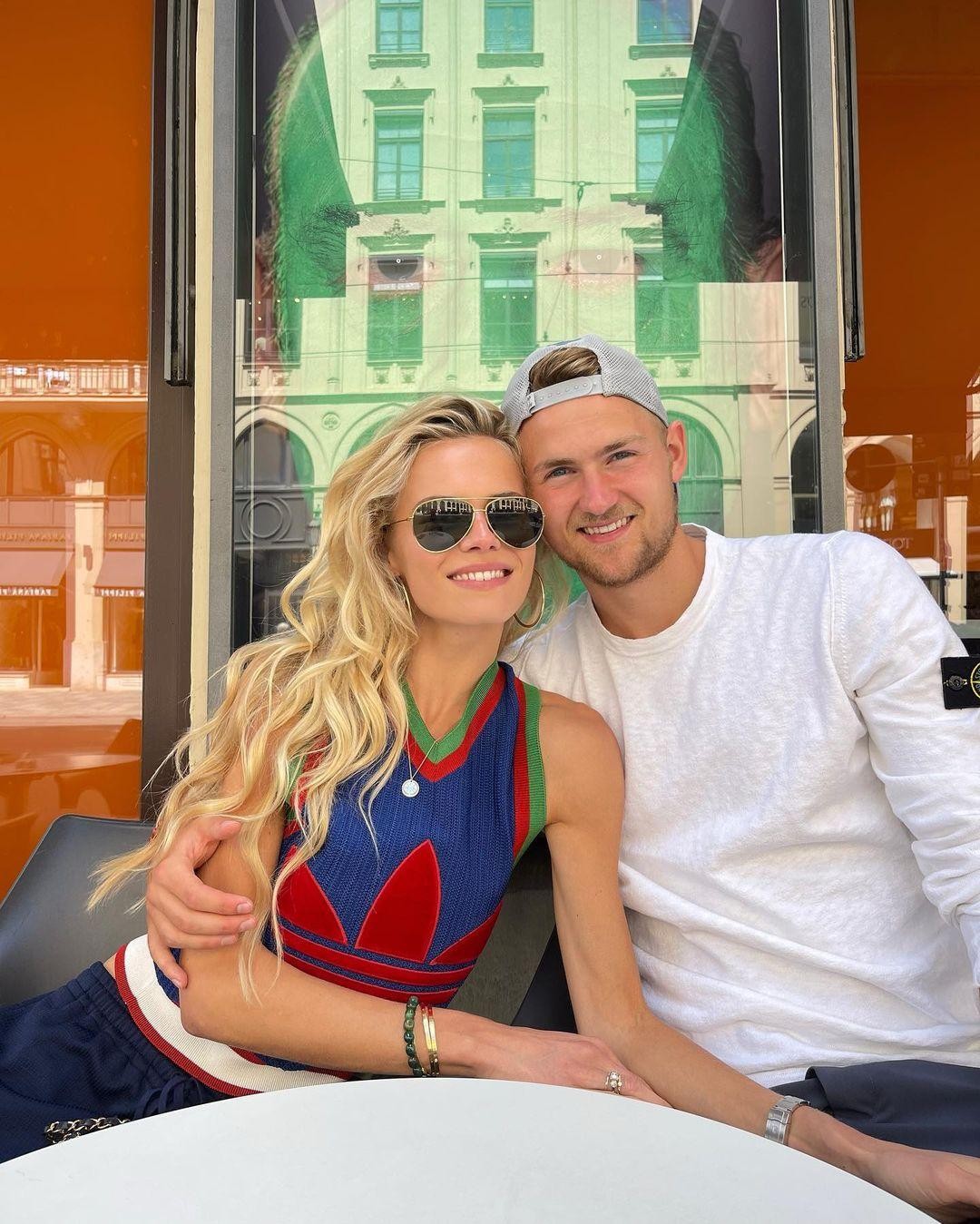 美女让荷兰“橙色旋风”坠入爱河