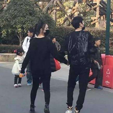 冯绍峰情史丰富,冯绍峰婚后更加成熟稳重了