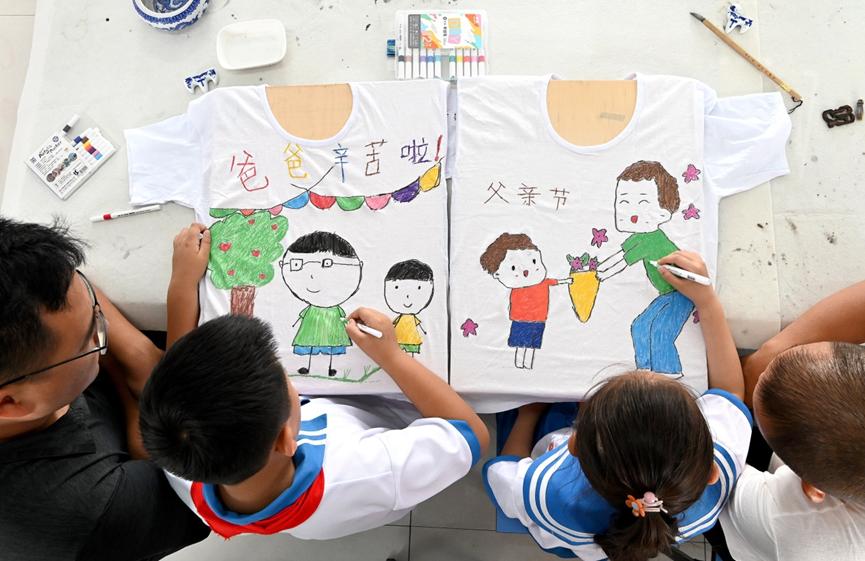 父亲节和爸爸节有区别吗,父亲节是国外节日还是国内的