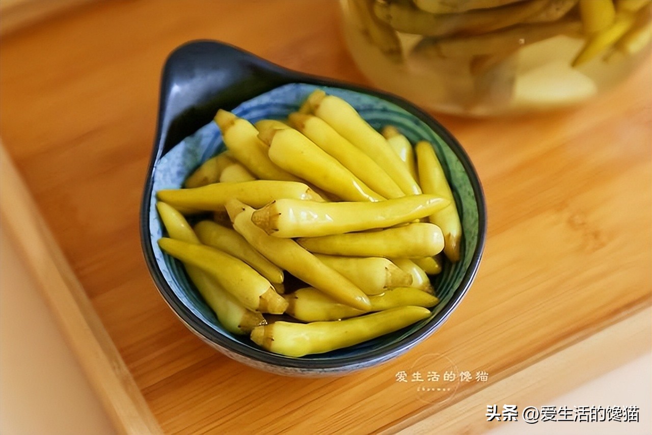 到底用什么来泡辣椒才好吃,第一次做泡辣椒应该很好吃