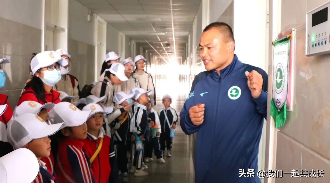 萌娃爱足球勤志全衔接：机关二园与历城二中足球队员联谊活动