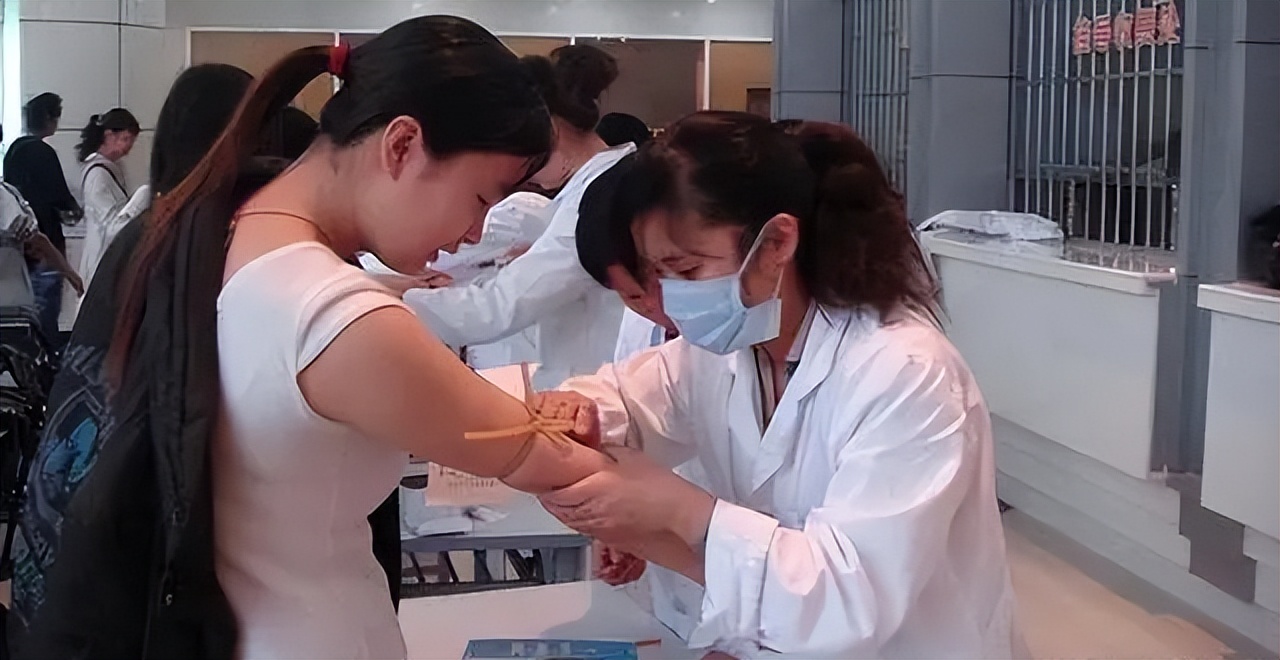 “出*身卖**体”7天赚10万！00后大学生赚快钱上瘾，要钱但不想工作