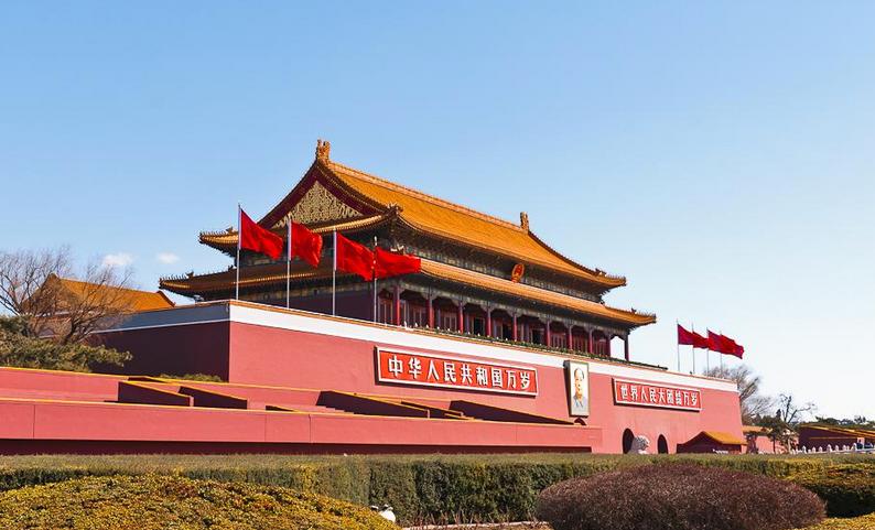 故宫城墙上挂过谁的画像,安门挂过谁的画像