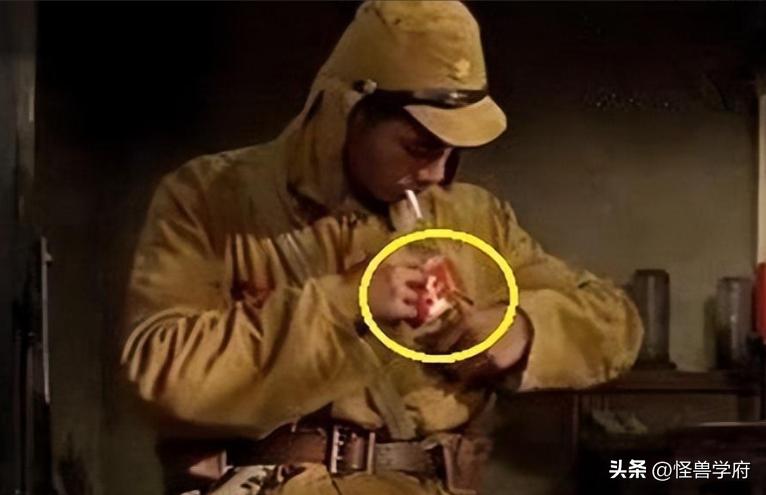 输血管跟电线杆都还能忍，但那个玩手机的，真拿观众当傻子不成？