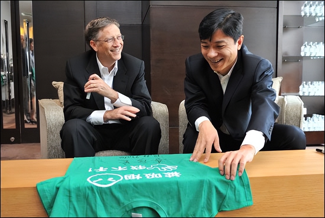 与谷歌分庭抗礼，投入超1000亿研发AI，百度李彦宏到底有何本事