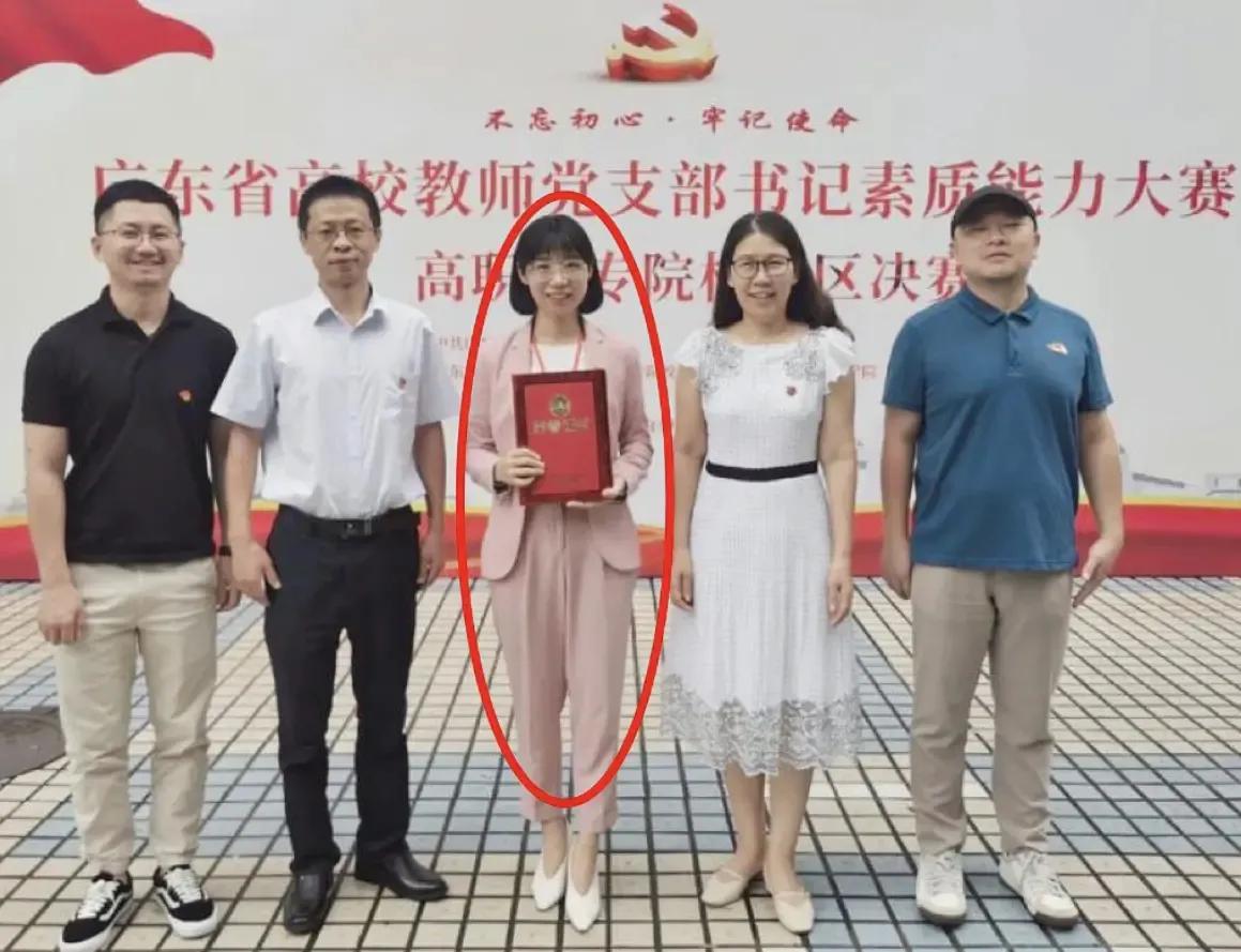 卓处长和张女士的“*裤底**”是被谁扒掉的？为何卓处长比西门庆幸运