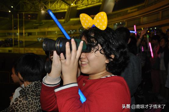 汪峰2013上海演唱会完整版,2013年汪峰演唱会深情告白章子怡