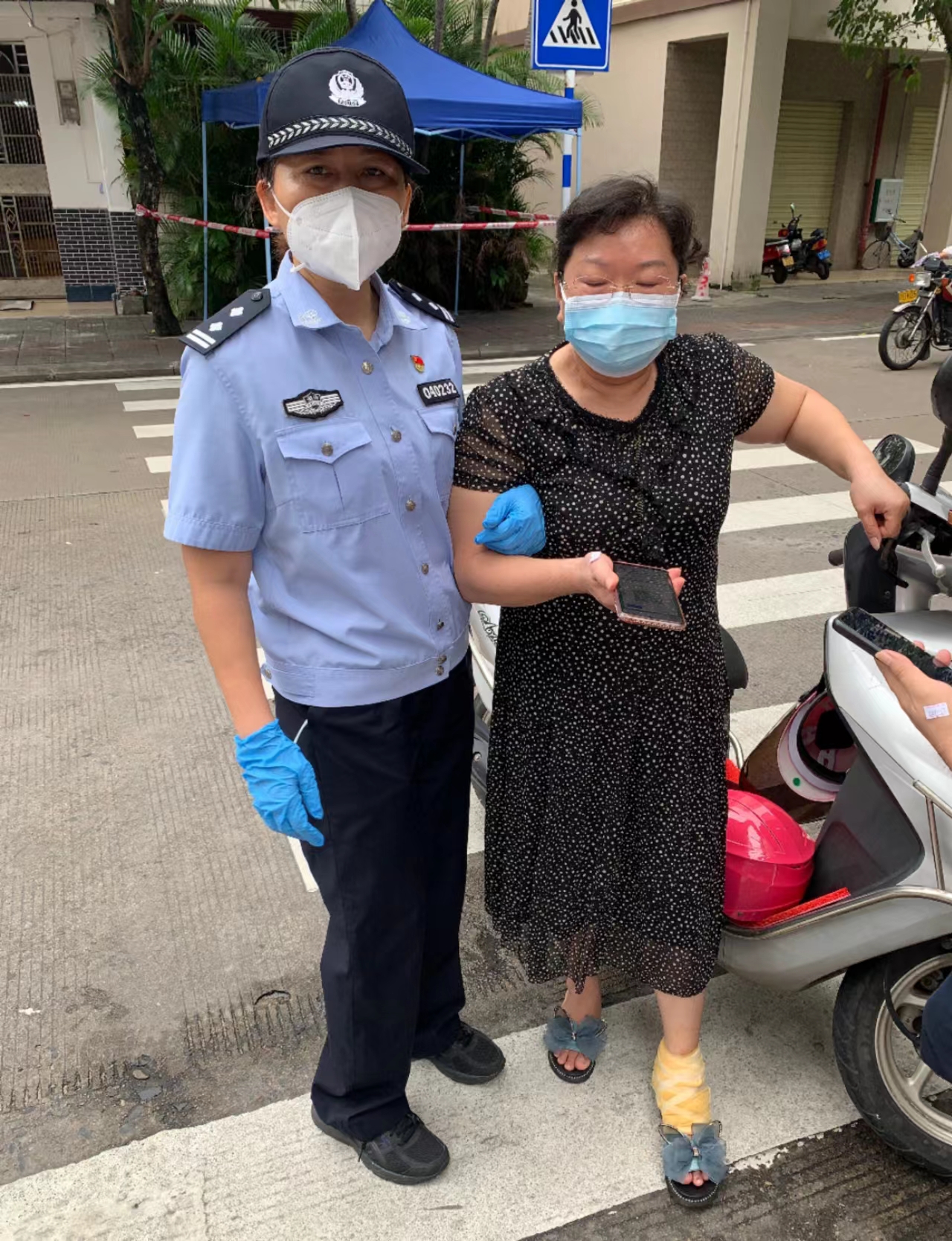 抗疫一线为人民服务,抗疫一线保平安