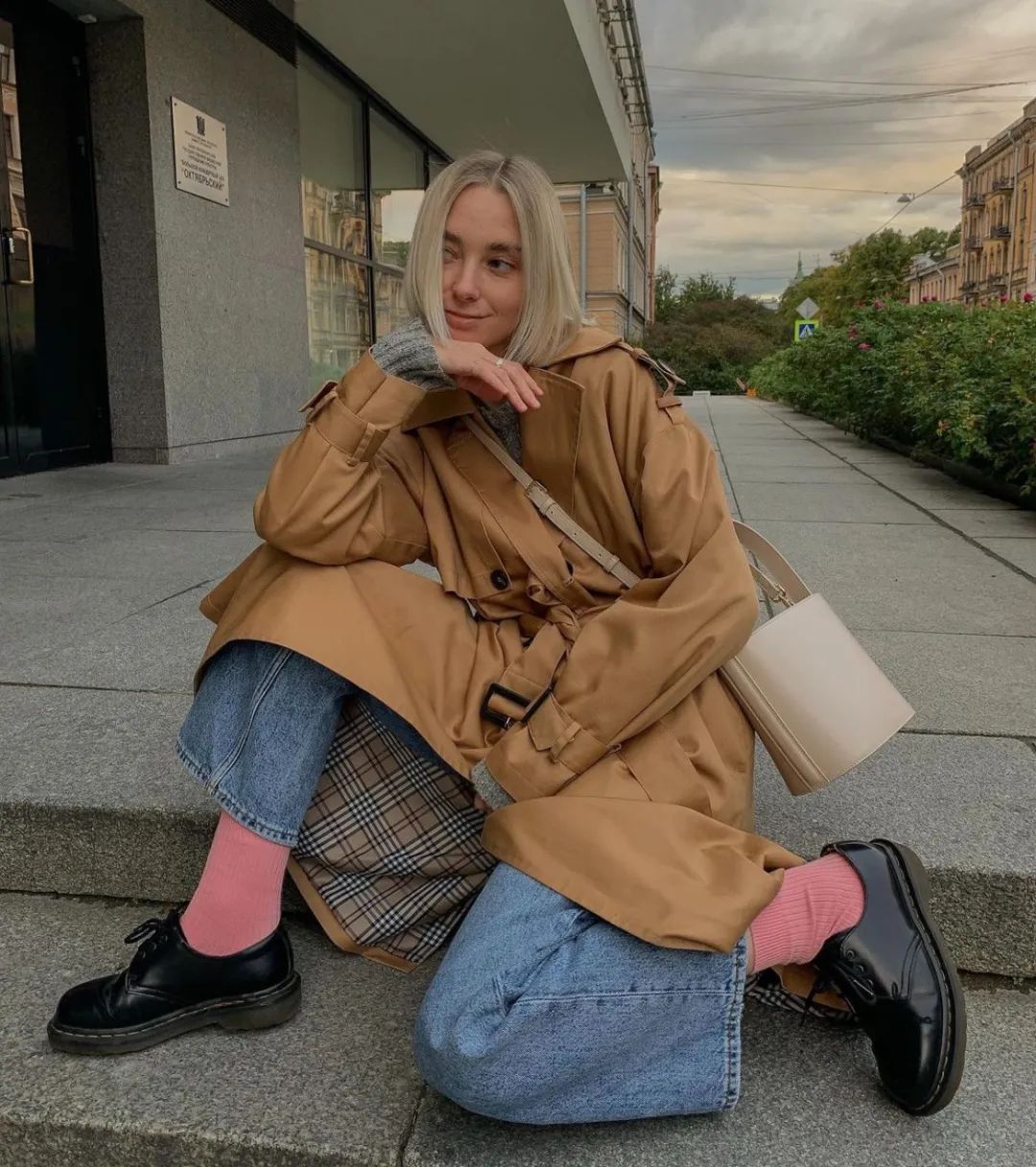 燕麦色搭配什么颜色好看,今年冬天流行燕麦色耐看又高级