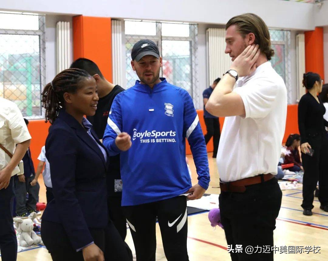 小学生爱心义卖暖人心,以爱为名的义卖