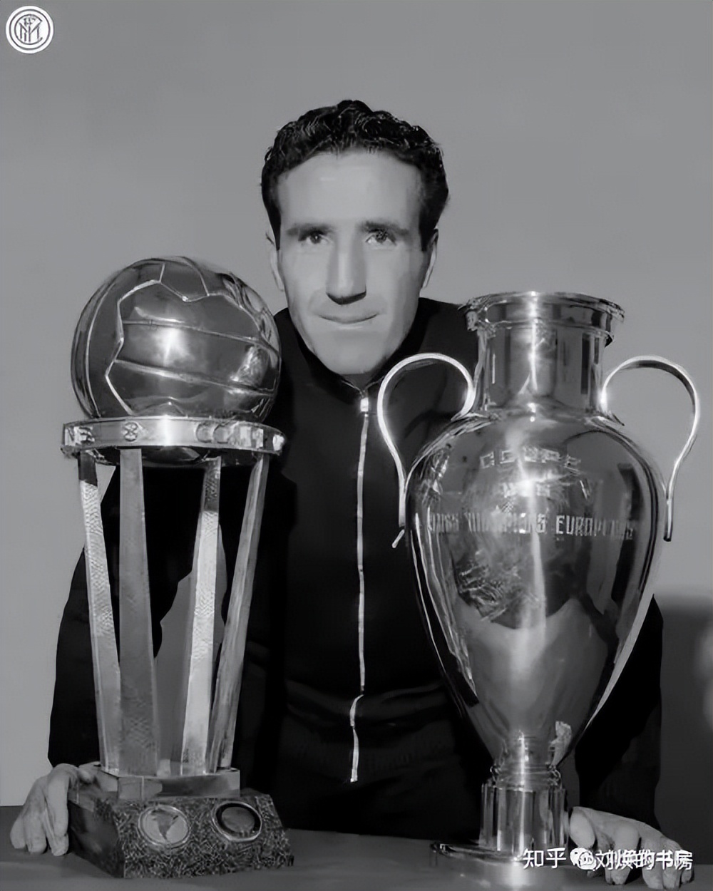 442、424、433，这些足球阵型是什么意思？