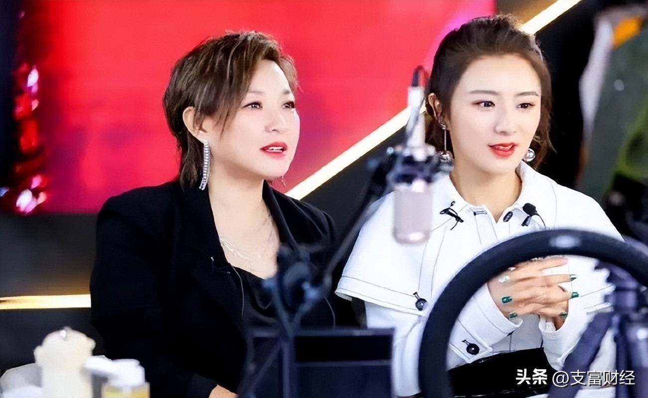 李佳琦说眉笔原话,一支200多块钱的眉笔李佳琦