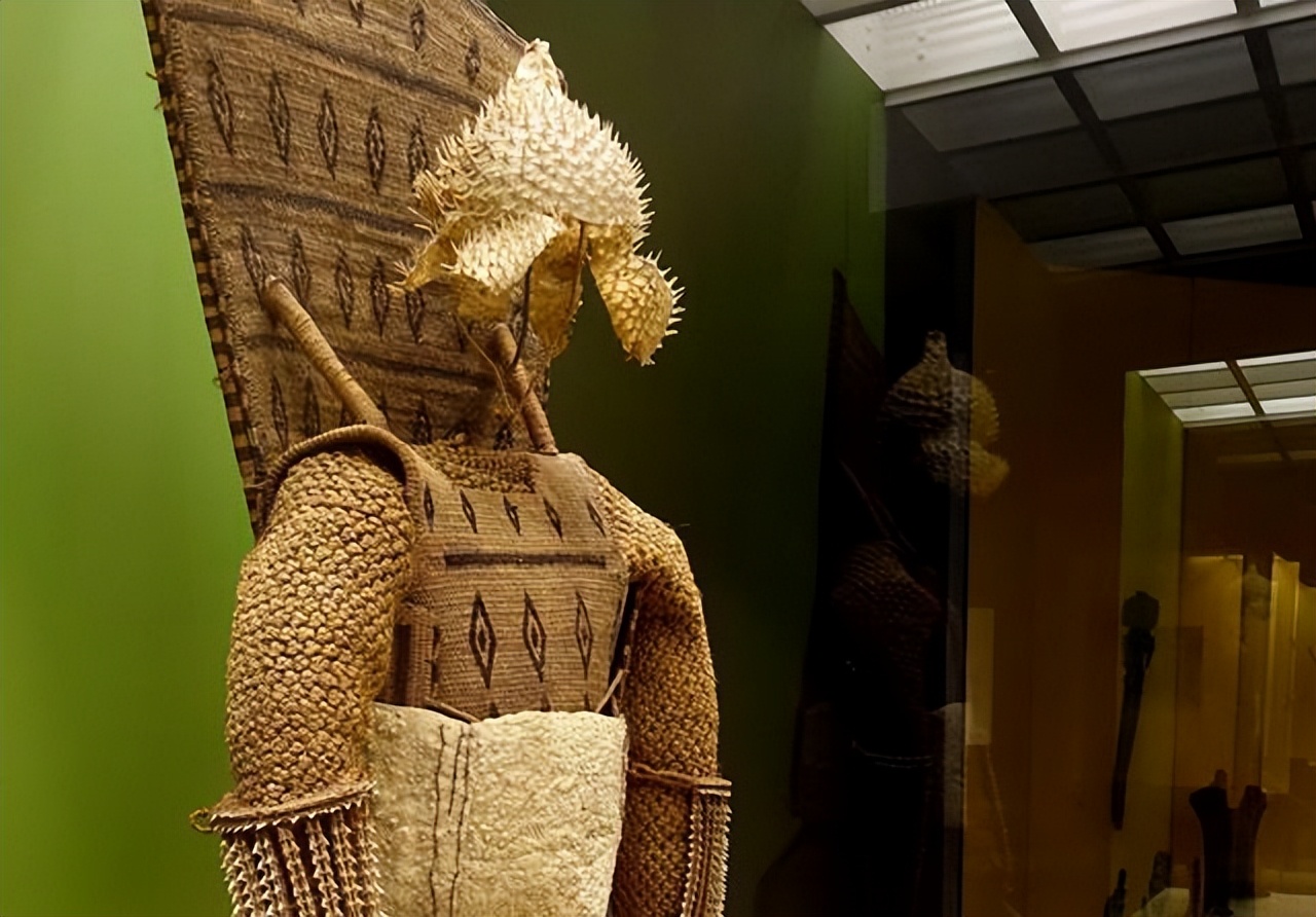 基里巴斯武士的盔甲如何？用鱼皮做盔甲，椰子纤维编护甲