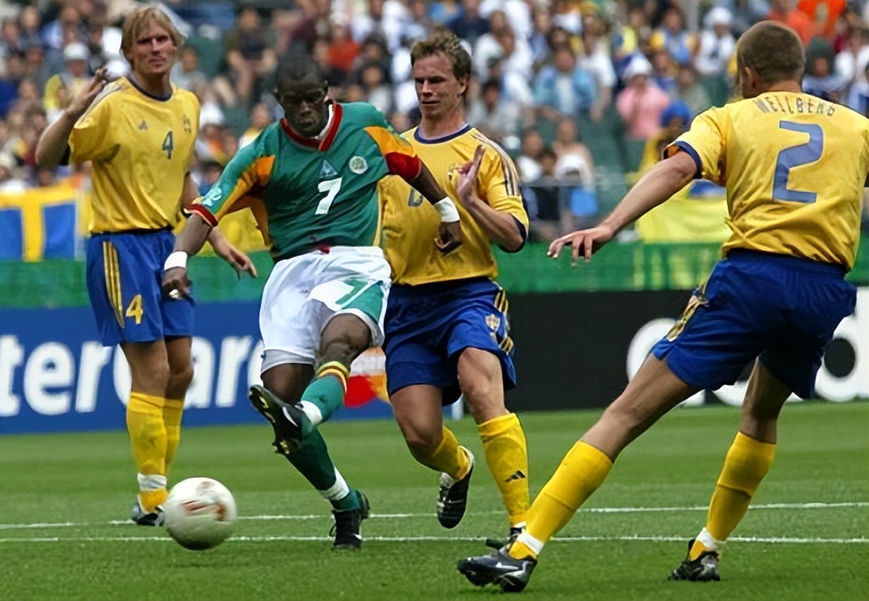 世界杯历史上第1位得黄牌的球员,世界杯历史上第一支0:3翻盘的球队