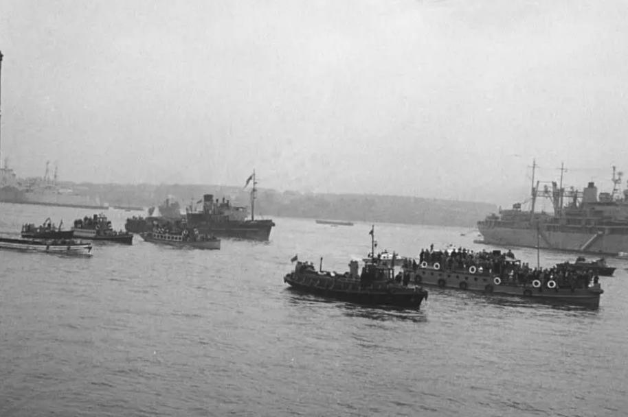 解放军击沉英军舰紫石英号后续,解放军炮轰英军紫石英号战舰片段