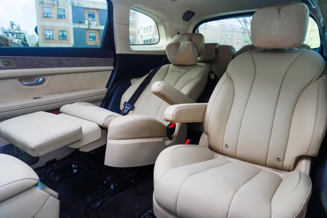 问界m7操控性比x5操控性感受如何,问界全新m7实车体验