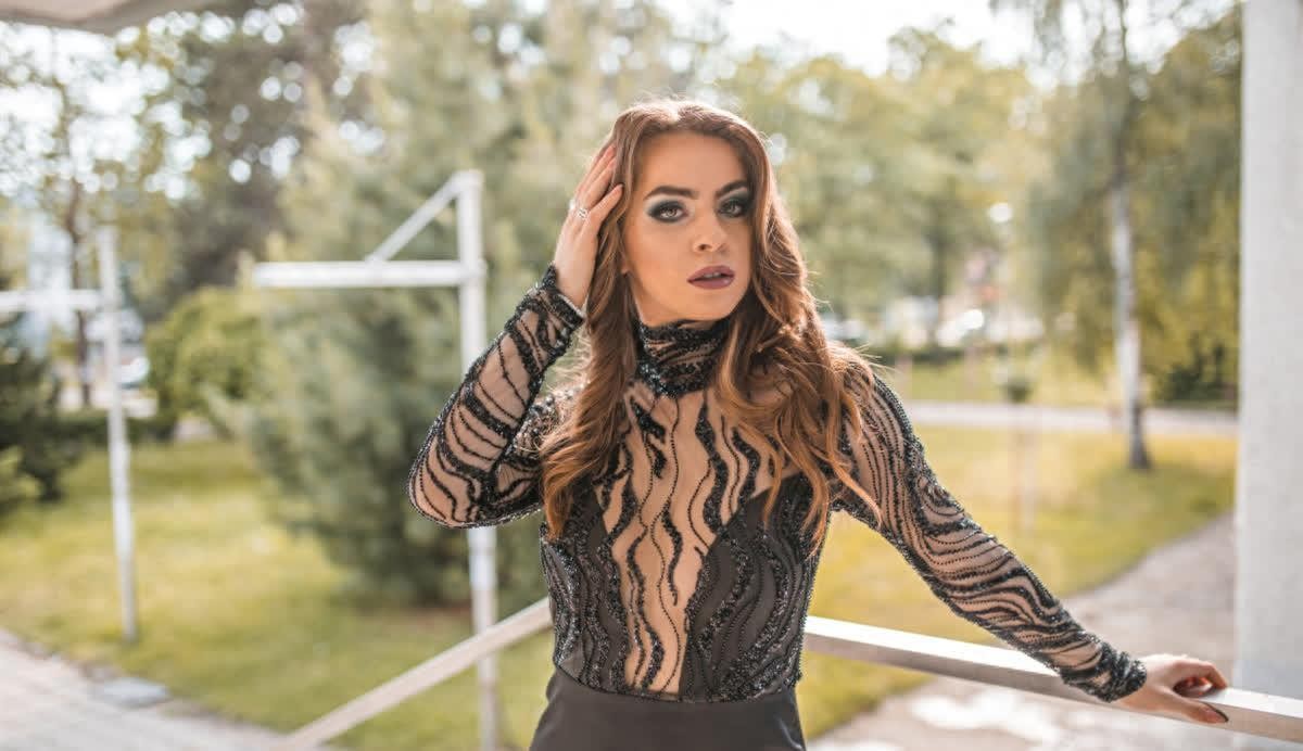 那年在成都，与30岁姐姐发生了一段情，至今难以自拔