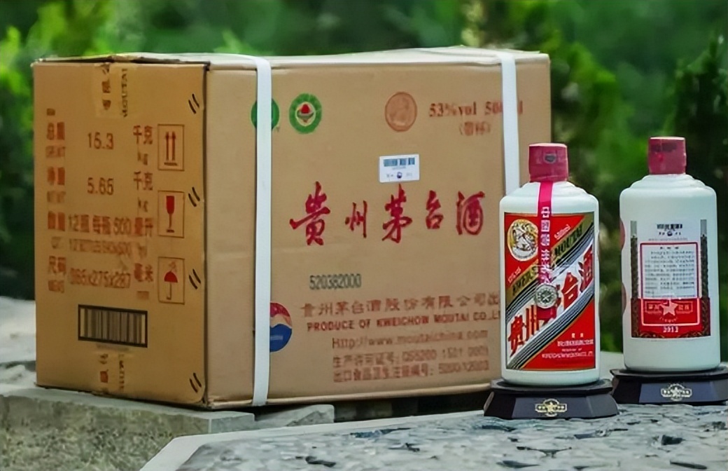 茅台酒黑色封膜都是假的吗,整箱茅台酒如何从胶带上识别真假