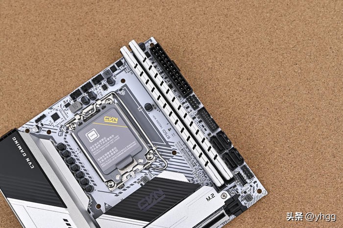 七彩虹主板b760和影驰760,七彩虹b760冰霜对比影驰b760