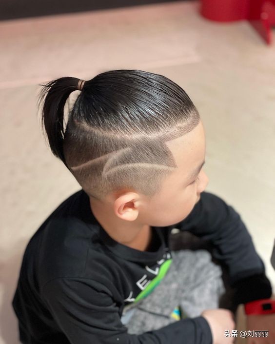 最新小男孩流行发型帅气又时髦,十一最帅气小男孩发型15款