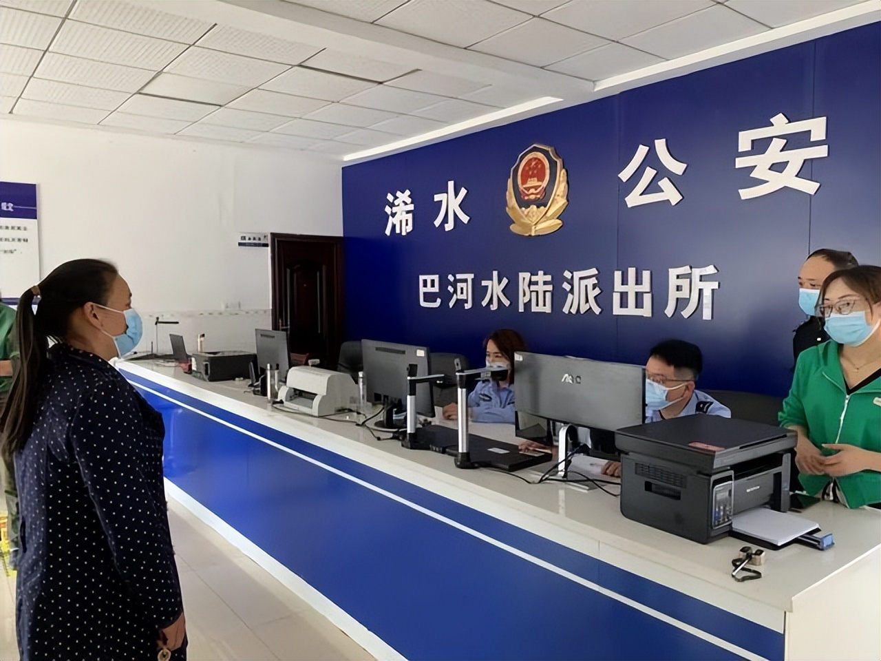 湖北黄冈：派出所里可以考摩托车驾照方便了