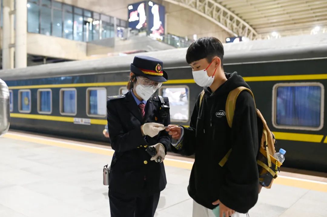 有能力去踢世界杯吗,一个普通人怎么能去踢世界杯