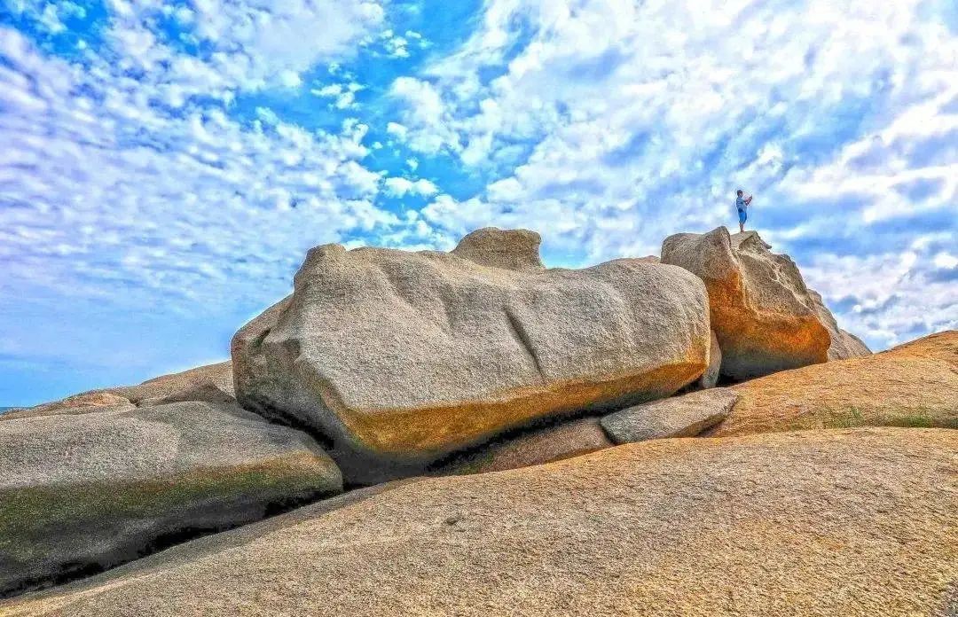 海南晴天的沙滩,海南阳光下的海