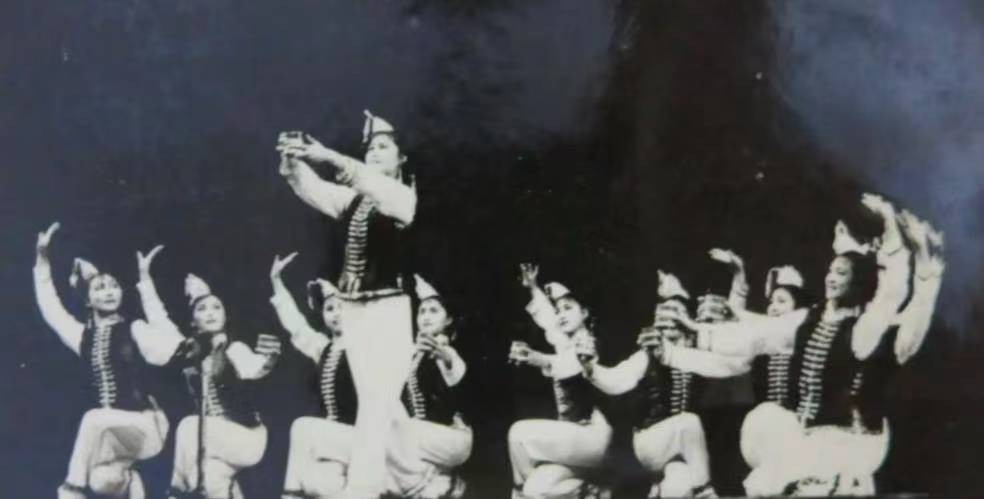 山城剿匪记刘三姐被枪决,刘三姐1980